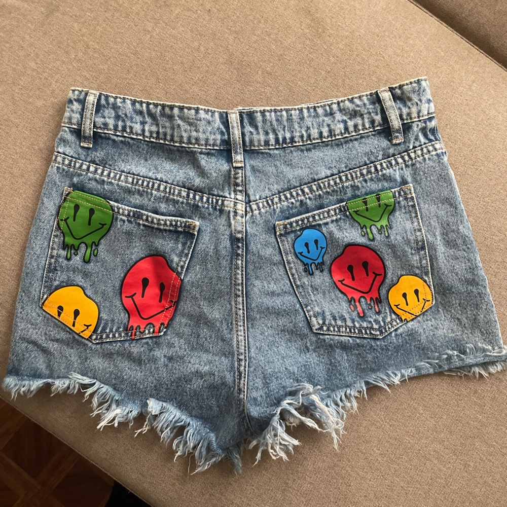 Jean shorts high waisted Smiley face in the back pockets
